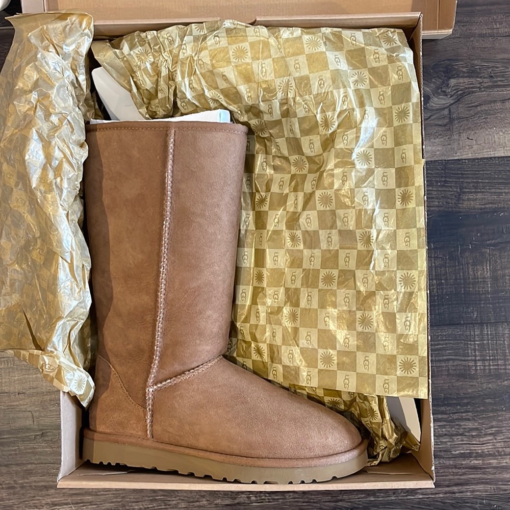 SOLD Ugg womens classic tall boot in chestnut